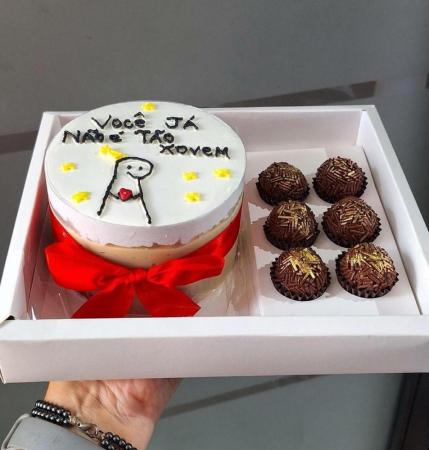 CAIXA BOX BENTO CAKE